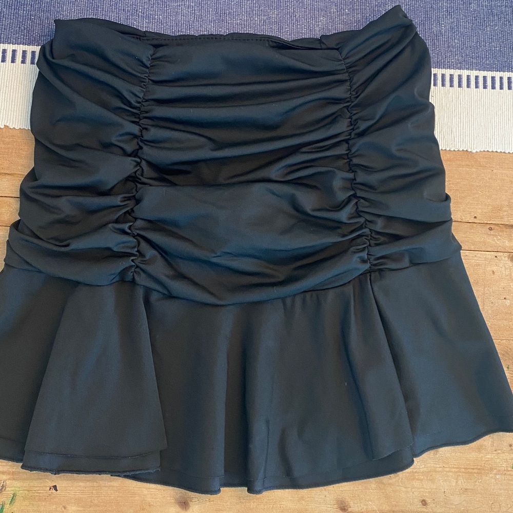 Amazon Black Ruched Skirt
